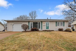 6705 Vineland Dr, Hazelwood, MO 63042