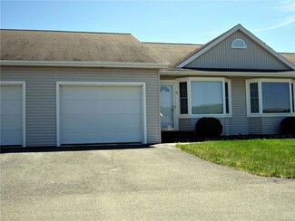 28 Pine St Unit 2, Fort Kent, ME 04743