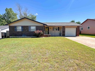2721 Maple Ave, Woodward, OK 73801
