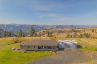 128 Canyon View Rd, Kamiah, ID 83536