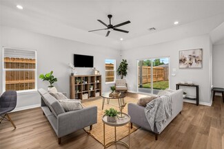 14307 Laredo St, Houston, TX 77015