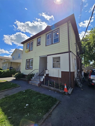 8 Washington St, Spring Valley, NY 10977