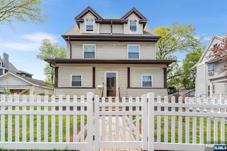 11 N 21st St, East Orange, NJ 07017