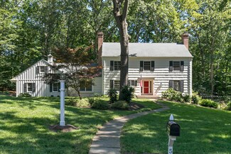 5 Ashland Ct, Colts Neck, NJ 07722