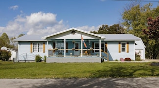 435 Patton Heights Cir, Jamestown, TN 38556