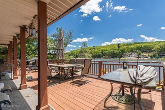 305 N Lake Dr, Lake Harmony, PA 18624