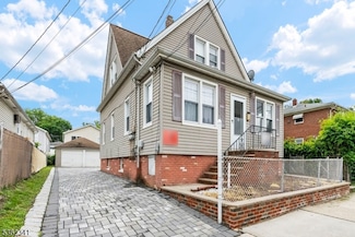 810 Jackson Ave, Linden, NJ 07036