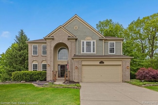 2941 Yosemite Dr, Lake Orion, MI 48360