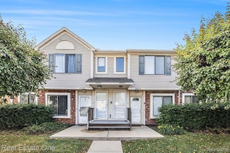 30745 Hidden Pines Ln Unit 18, Roseville, MI 48066