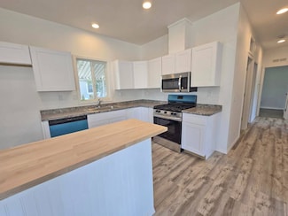 10129 Harley Leighton Rd Unit B04, Redding, CA 96003