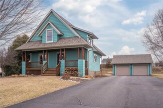 318 Meadow Lark Ln, Osceola, WI 54020