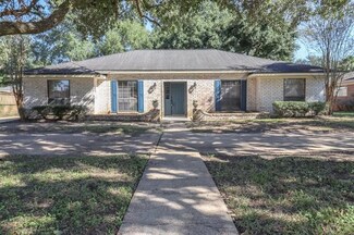 1080 Stacewood Dr, Beaumont, TX 77706