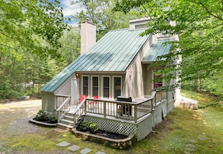 21 Wintersport St, Moultonborough, NH 03254