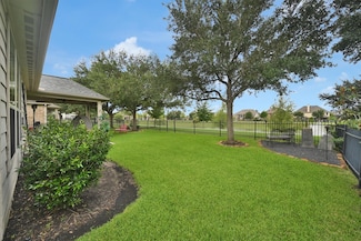 8227 Clover Leaf Dr, Rosenberg, TX 77469