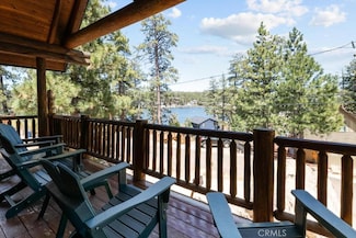 826 Boulder Rd, Fawnskin, CA 92333