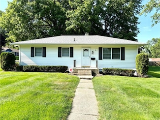 733 W Thompson St, Maryville, MO 64468