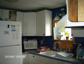 53 Prospect St, Millinocket, ME 04462