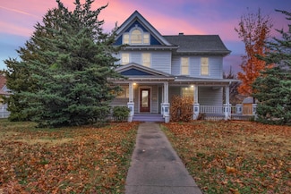 216 W 8th St, Newton, KS 67114