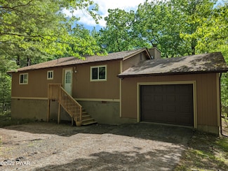 194 Mahogany Dr, Dingmans Ferry, PA 18328