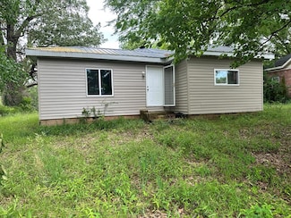 738 Main St N, Mc Kenzie, TN 38201