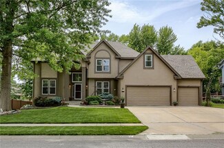 14230 S Shannan Ln, Olathe, KS 66062