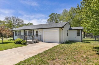 502 N 4th St, Lacygne, KS 66040