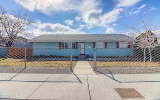 210 W Moxee Ave, Moxee, WA 98936