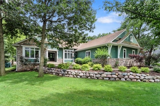 1019 Tarrant Dr, Fontana, WI 53125