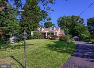 21 Maple Rd, York, PA 17403