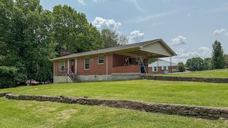 2010 Hillcrest St, Fayetteville, TN 37334