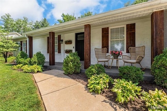 1014 Bedford Ln, Ballwin, MO 63011