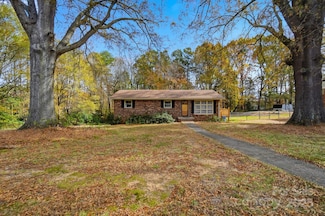 304 Tanglewood Dr, Kannapolis, NC 28081