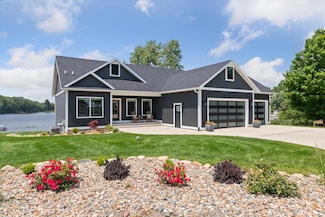 61436 Crystal Beach Dr, Sturgis, MI 49091