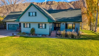 411 River St, Fort Benton, MT 59442