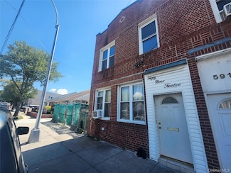 5912 58th Rd, Maspeth, NY 11378