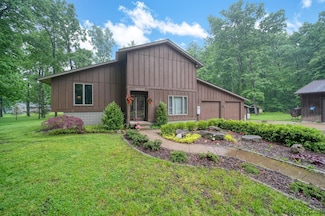 3091 Hickory Dr, Adrian, MI 49221