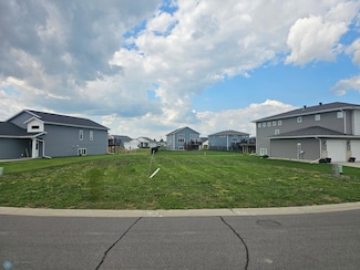 4878 Hampton Cir S, Moorhead, MN 56560