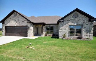 1320 Andrews Dr, Conway, AR 72032
