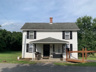 8 Crawford Rd, Fredericktown, PA 15333