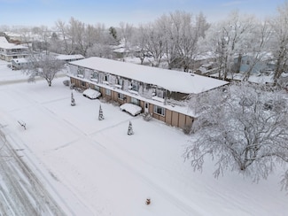 1017 9th St Unit 5, Harvard, IL 60033