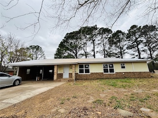 305 NW 4th St Unit ST 1/2, Wilburton, OK 74578