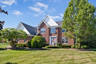 2 Hawthorn Grove Cir, Hawthorn Woods, IL 60047