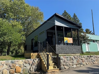 27 Sunset Ln, Fenton Township, MI 48430