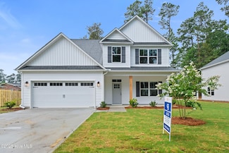 105 N Lloyd St, Burgaw, NC 28425