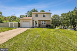 12513 Lampton Ln, Fort Washington, MD 20744