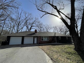 1805 Long Dr, Waynesville, MO 65583