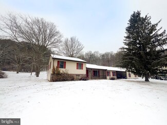 15 Auction Dr, Mc Veytown, PA 17051