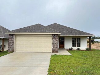 22 Fairfax Dr, Hattiesburg, MS 39402