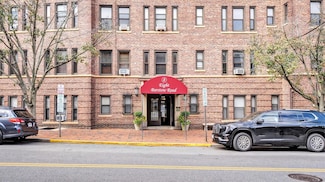 8 Barstow Rd Unit 7H, Great Neck, NY 11021