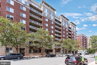 820 N Pollard St Unit 316, Arlington, VA 22203